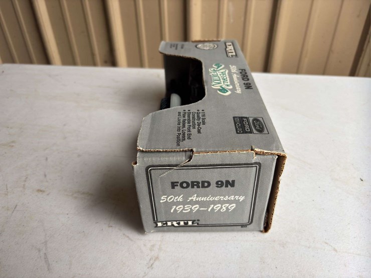 (2)-1/16-ford-9n-tractors-ertl-image-12