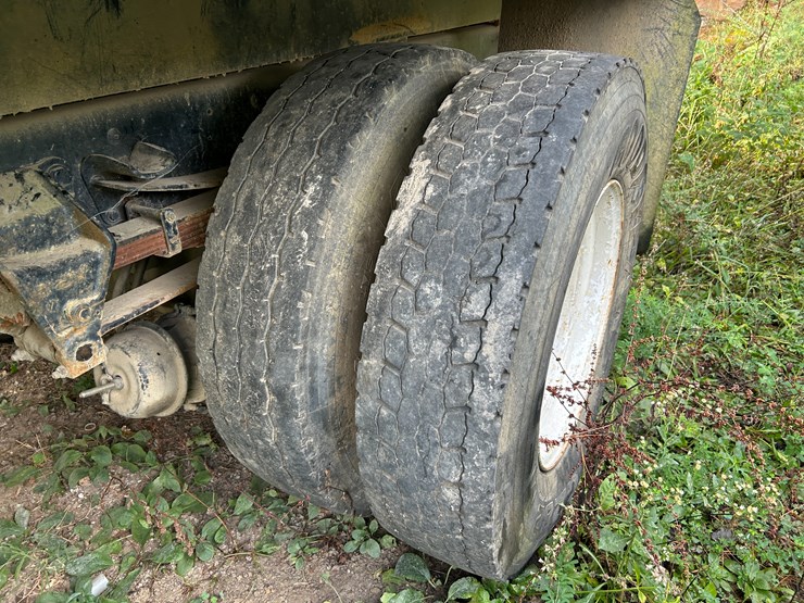 1998-ford-f800-image-9