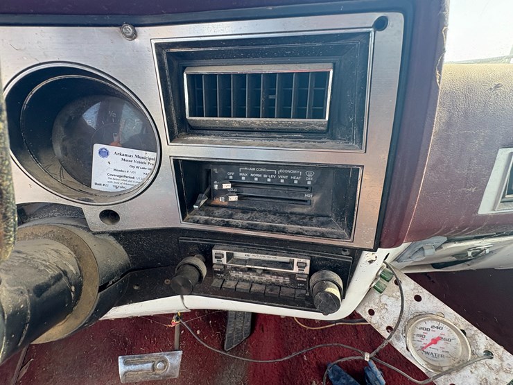 #79-•-#25032-•-1983-gmc-c/k-4x4-t/a-crew-cab-4x4-work-bed-truck-vin:-1gdjk33w0ds511665-image-42