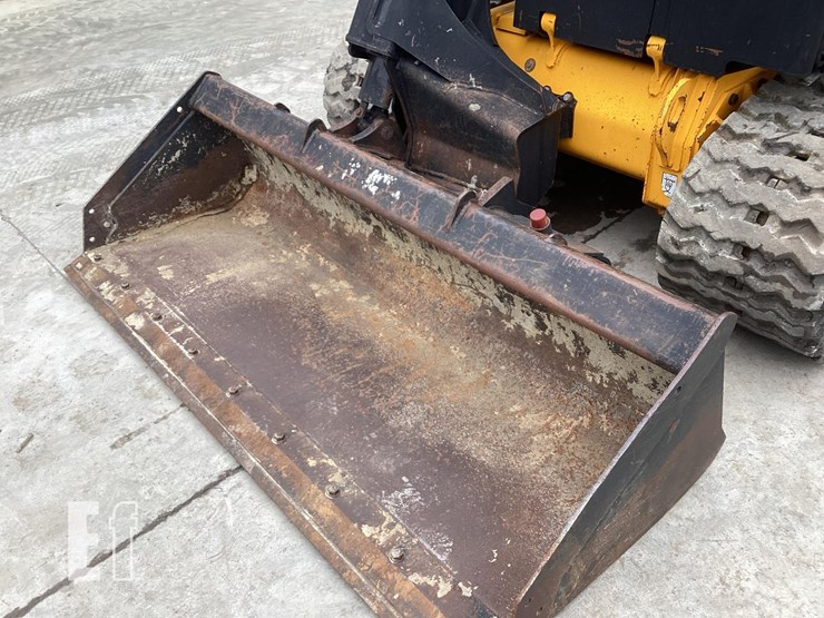 2018-jcb-3ts-8t-image-9