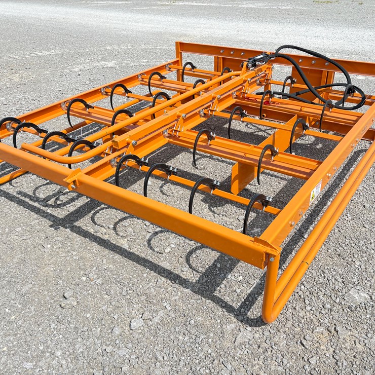 #28506 • LANDHONOR HAY ACCUMULATOR