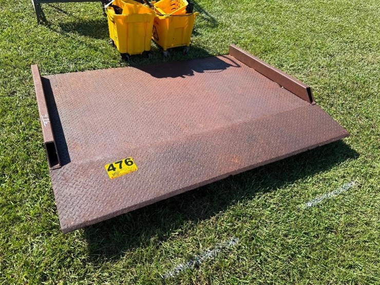 loading-dock-(76.5'x5')-image-1