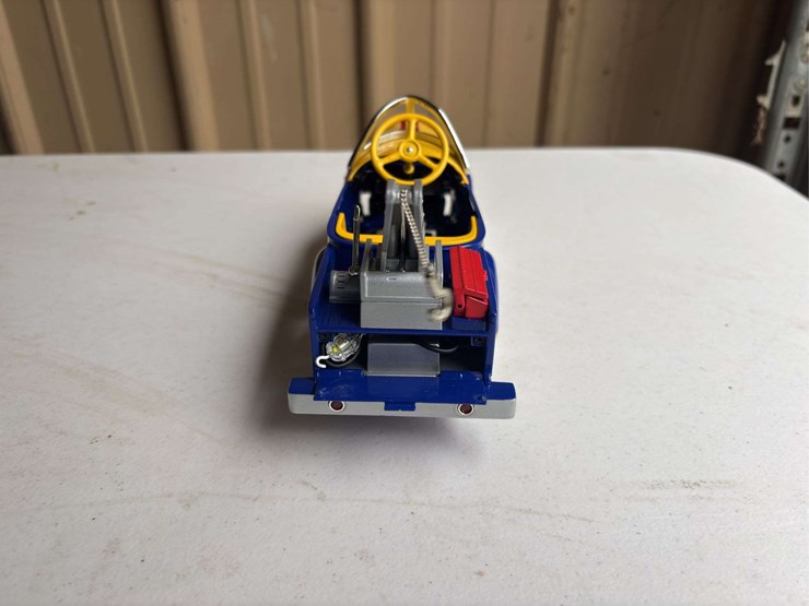 (2)-vermeer-truck-and-napa-pedal-car-toy-nib-image-21