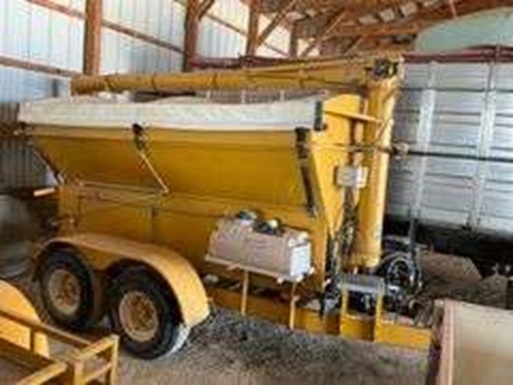 grain-o-vator-100-bu.box-on-trailer-image-3