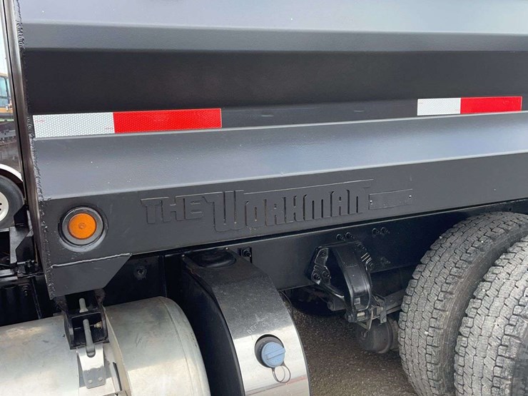 2017-peterbilt-579-image-18