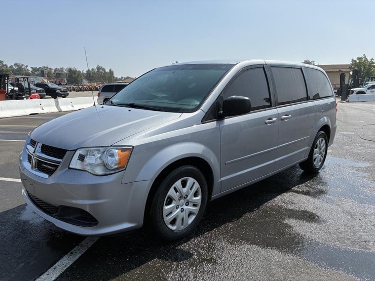 2017-dodge-grand-caravan-image-1