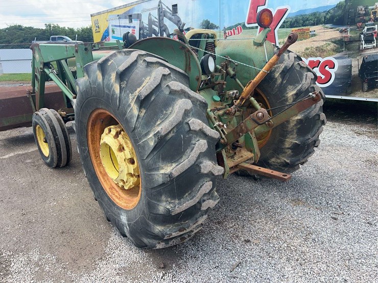 john-deere-2440-image-18