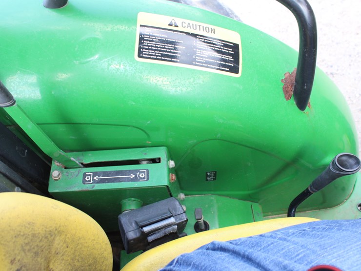 2014-john-deere-5075e-image-10