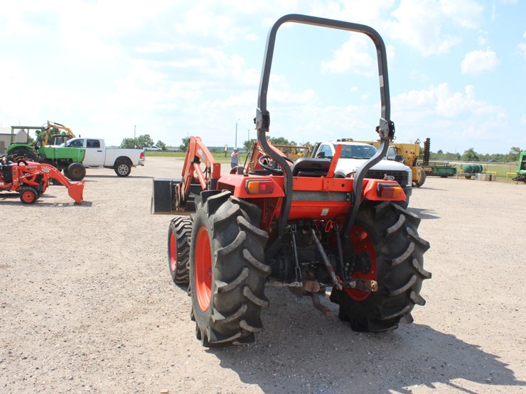 #2409-•-kiotti-ds4110-tractor-with-front-end-loader-image-4