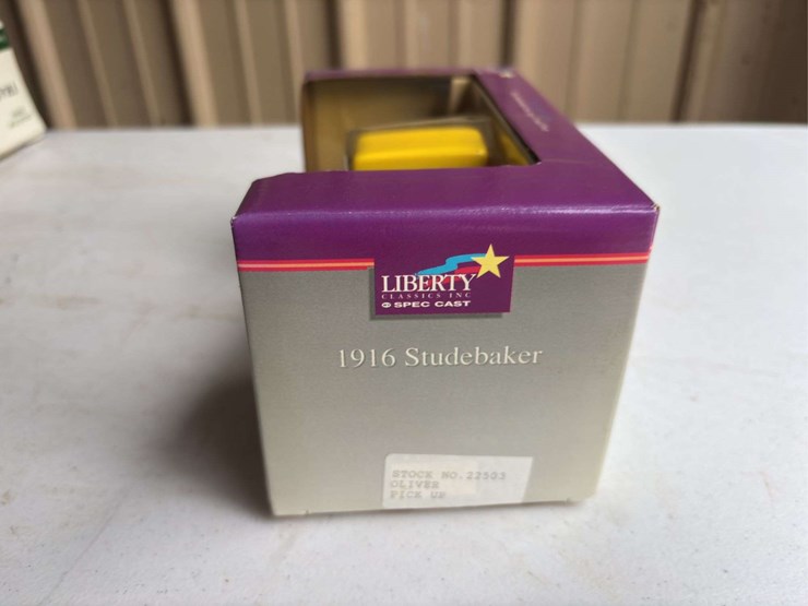 (3)-oliver-coin-banks-image-15