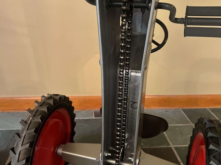 gene-gregory-custom-silver-king-pedal-tractor-image-9