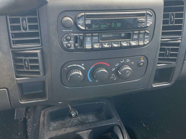 2004-dodge-dakota-image-22