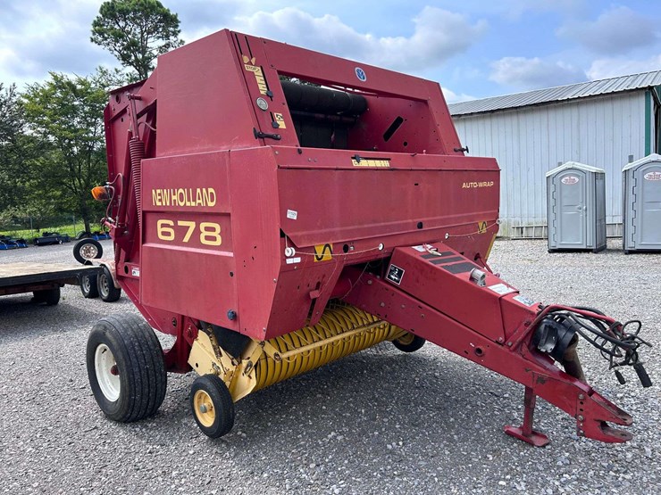 new-holland-678-image-1