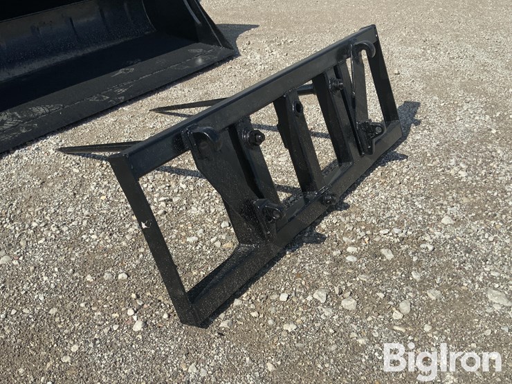 euro-global-dual-spear-hay-bale-attachment-image-7