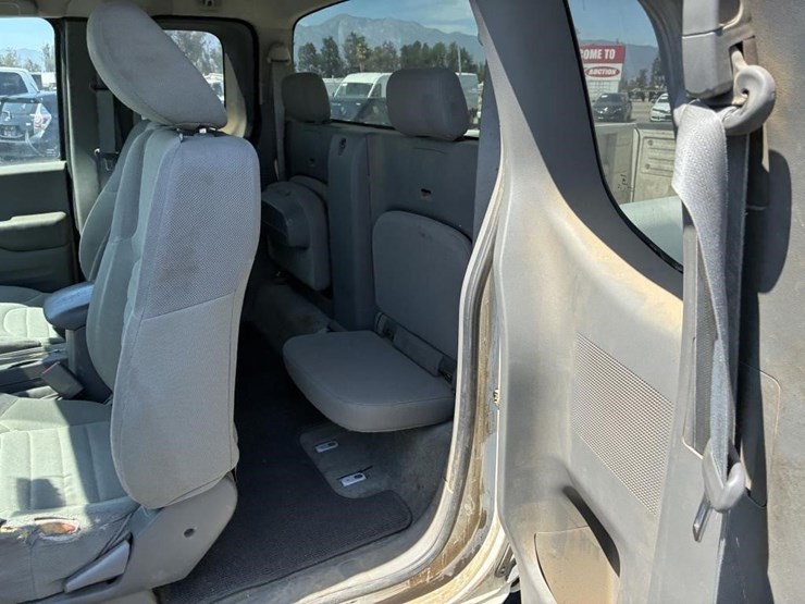 2017-nissan-frontier-image-11