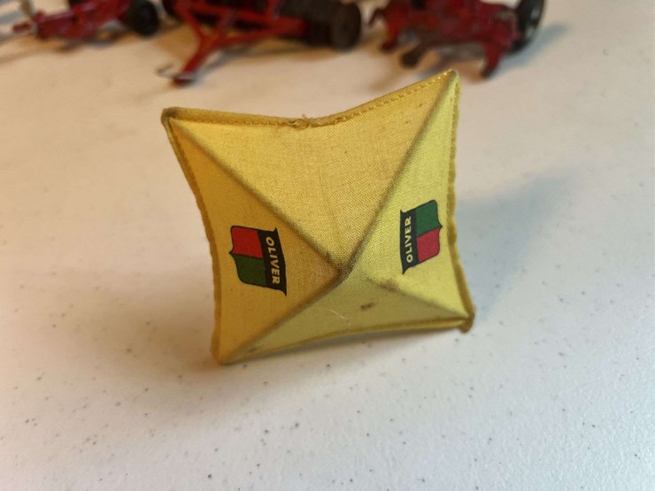 (10)-oliver-farm-toys-image-6