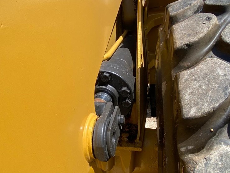 2015-caterpillar-966m-image-27