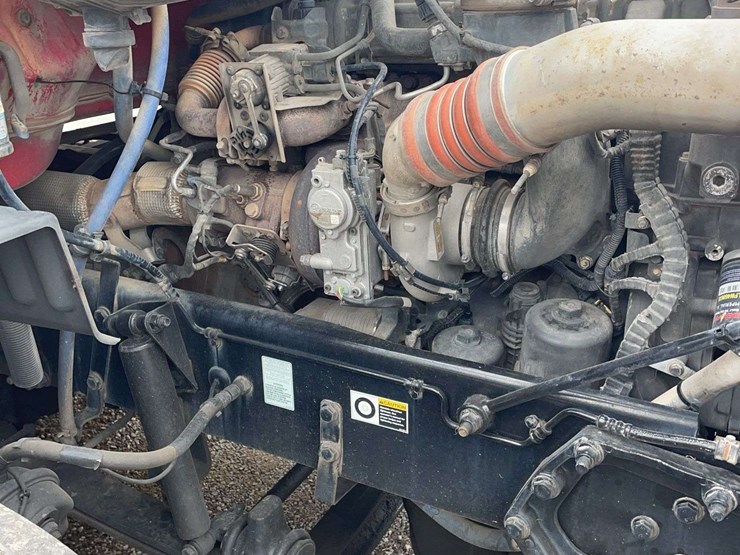 2017-peterbilt-579-image-25