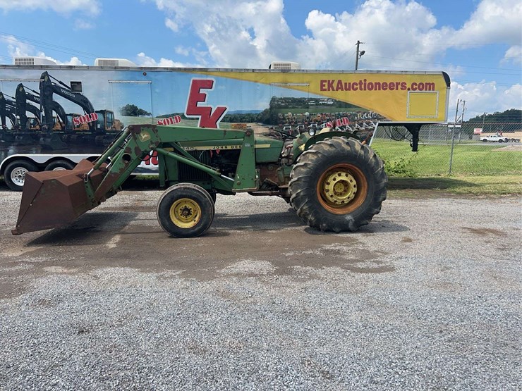 john-deere-2440-image-1