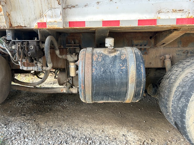 2006-sterling-l8500-image-41