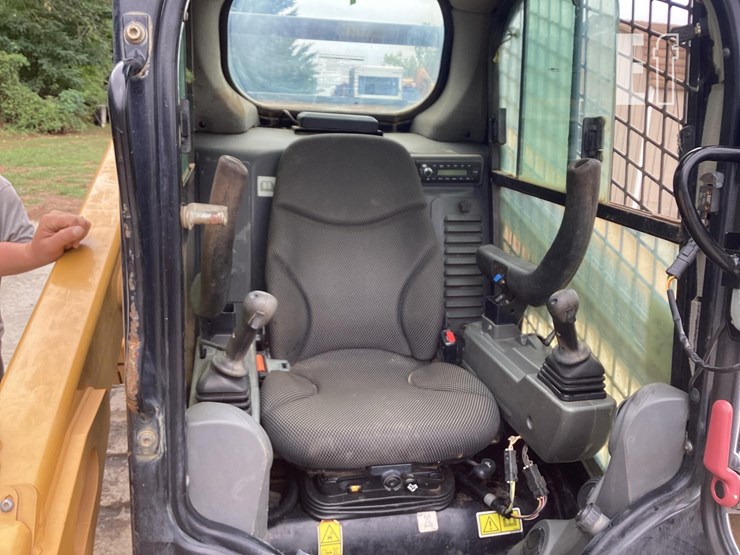 2021-caterpillar-259d3-image-15