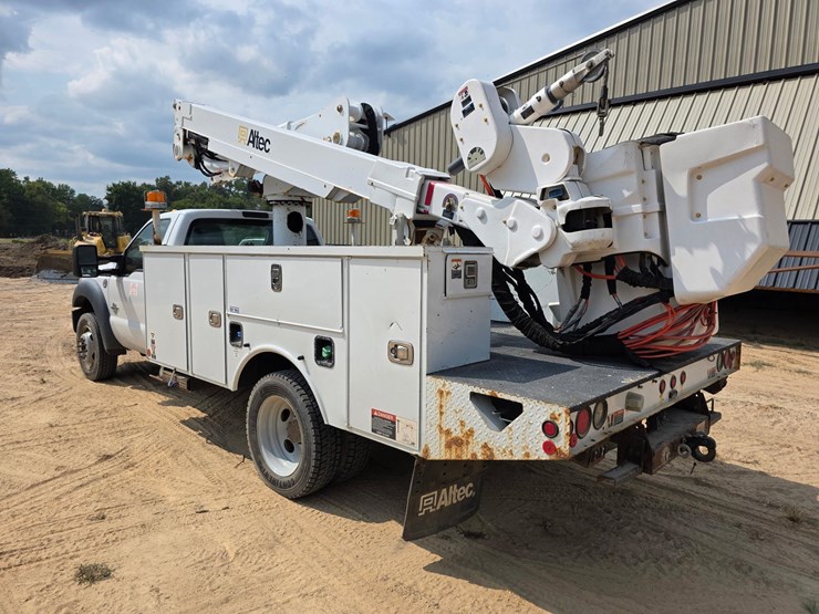 2015-ford-f550-image-9