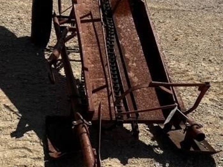 l2--square-bale-loader-image-1