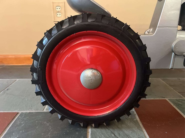 gene-gregory-custom-silver-king-pedal-tractor-image-14