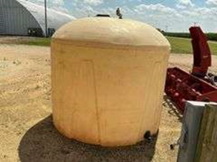 1200-gal.-poly-tank-image-2