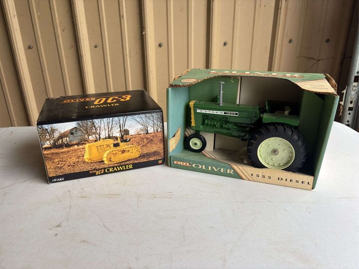(2)-1/16-oliver-oc-3-crawler-and-1555-nib-ertl-image-1