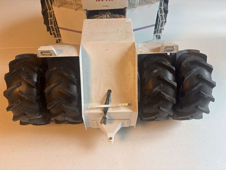 1/16-big-bud-747-tractor-dcp-image-12