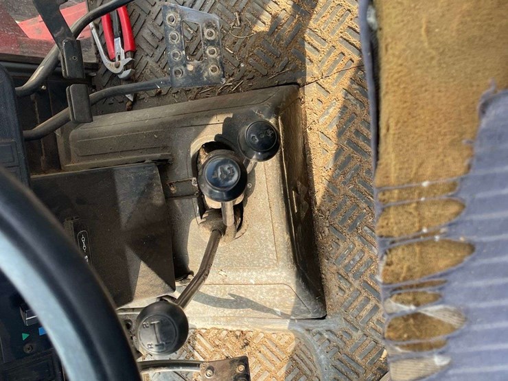 massey-ferguson-390t-image-29
