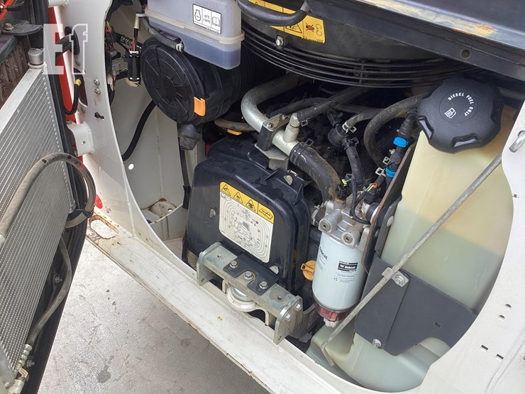 2022-bobcat-t64-image-13