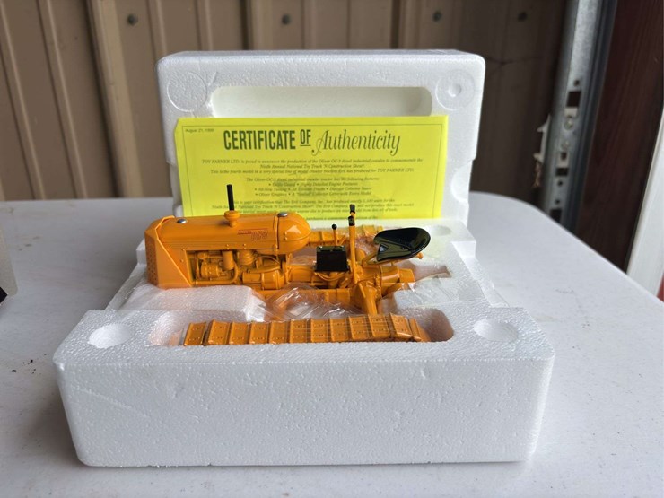 (2)-1/16-oliver-oc-3-crawler-and-1555-nib-ertl-image-3