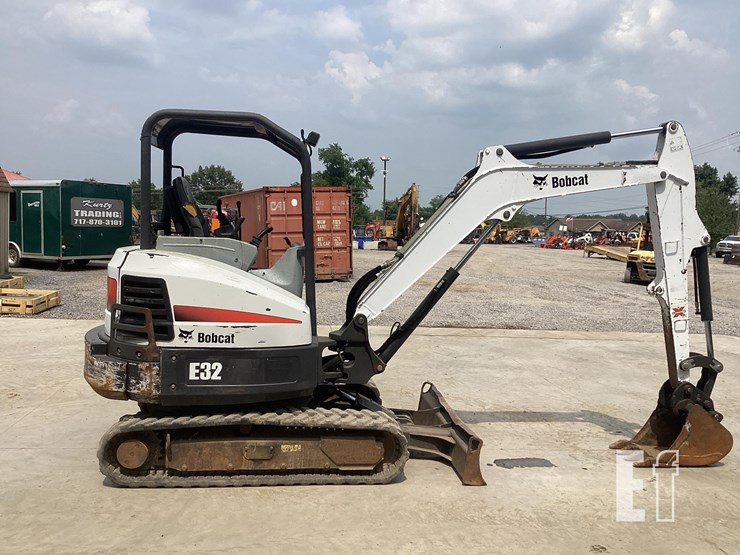 2014-bobcat-e32-image-5