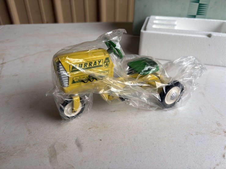 (2)-1/24-chevy-truck-and-murray-pedal-tractor-models-image-5