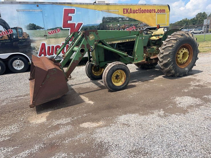 john-deere-2440-image-3