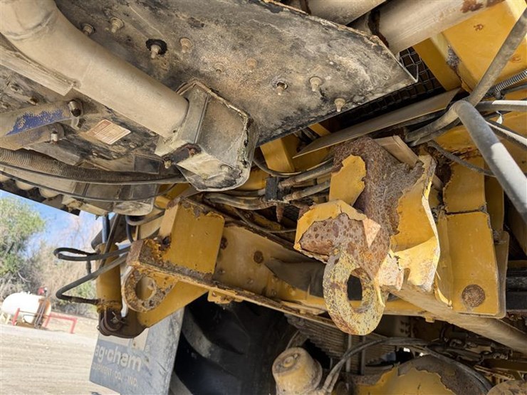 2005-john-deere-70-image-34
