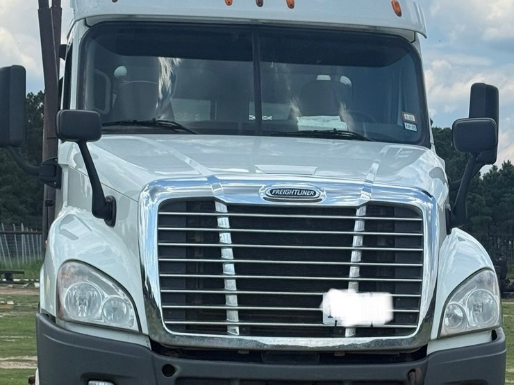 2018-freightliner-cascadia-125-image-1