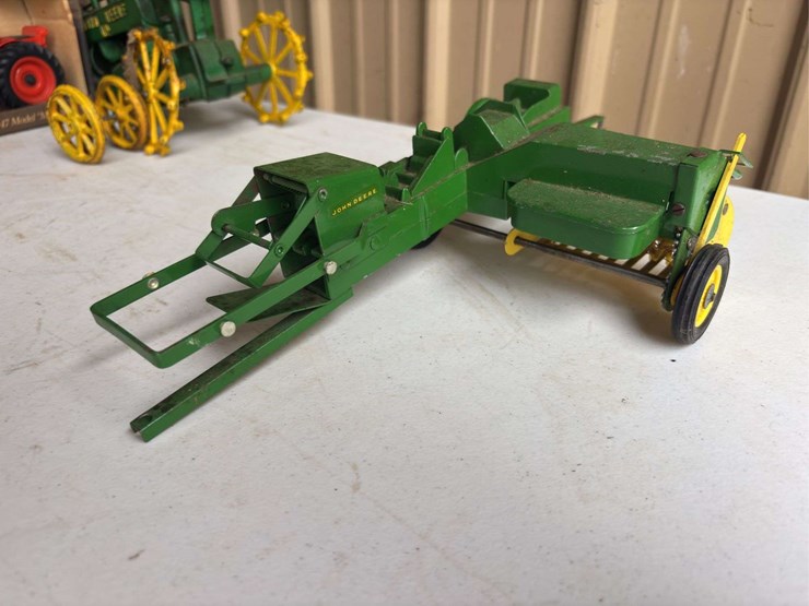 john-deere-16-image-16