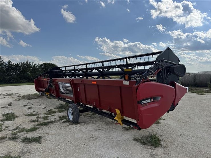 2011-case-ih-3020-image-5