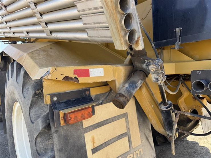 2005-john-deere-70-image-28