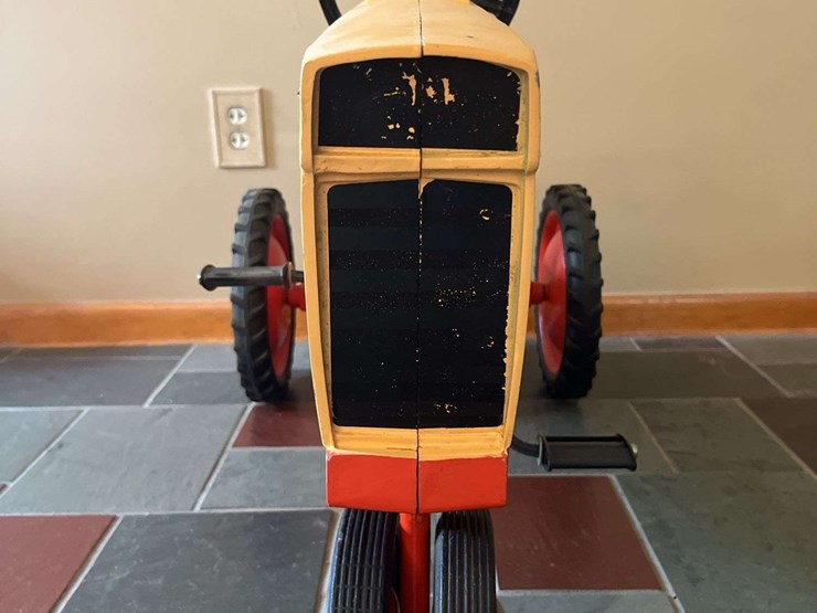case-agri-king-1070-pedal-tractor-ertl-image-3