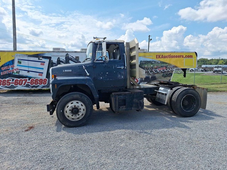 ford-l9000-image-1