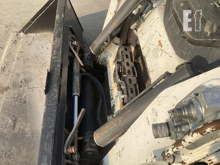 2020-bobcat-t870-image-10