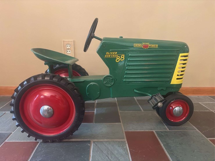 oliver-88-diesel-pedal-tractor-eska-image-2