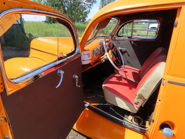 1940-ford-panel-image-11