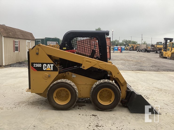 2019-caterpillar-236d-image-5