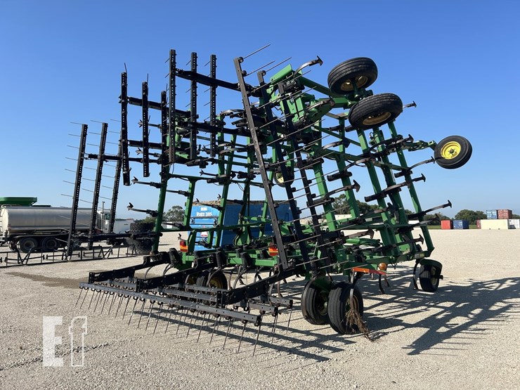 2004-john-deere-2210-image-5