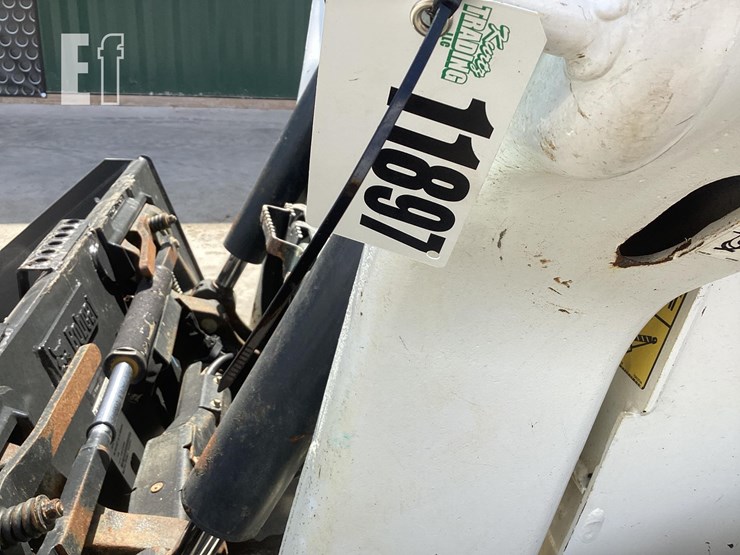 2023-bobcat-t64-image-21
